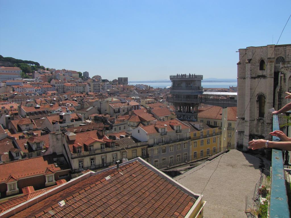 Remodeled Historic Apartment In Bairro Alto Lisbon Exterior photo