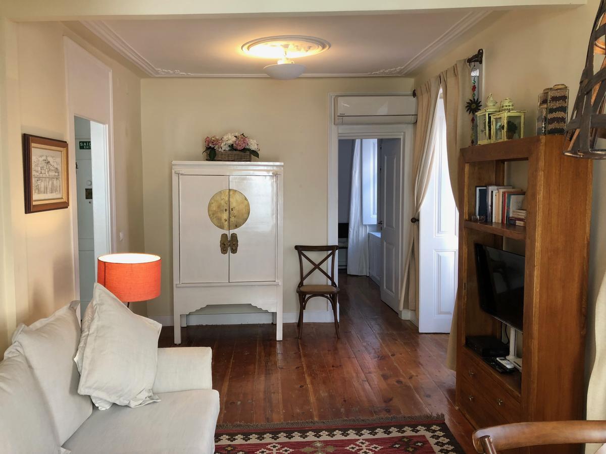 Remodeled Historic Apartment In Bairro Alto Lisbon Exterior photo