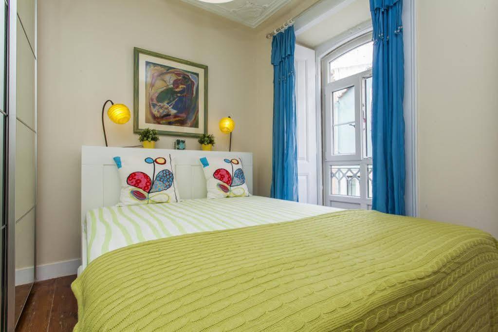 Remodeled Historic Apartment In Bairro Alto Lisbon Exterior photo